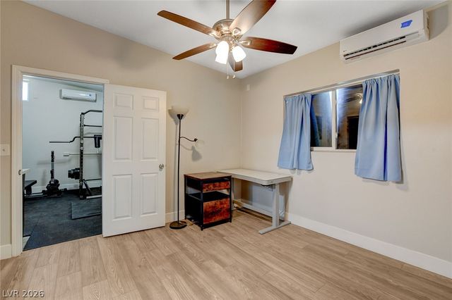 1077 Westminster Avenue, Las Vegas, NV 89119