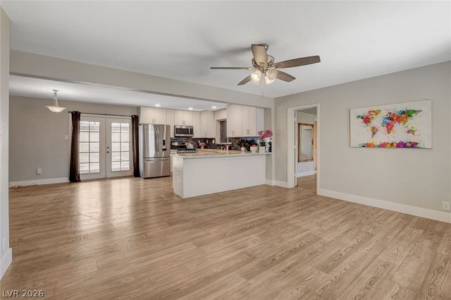 1077 Westminster Avenue, Las Vegas, NV 89119
