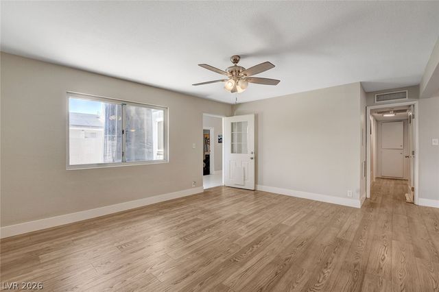 1077 Westminster Avenue, Las Vegas, NV 89119