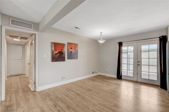 1077 Westminster Avenue, Las Vegas, NV 89119