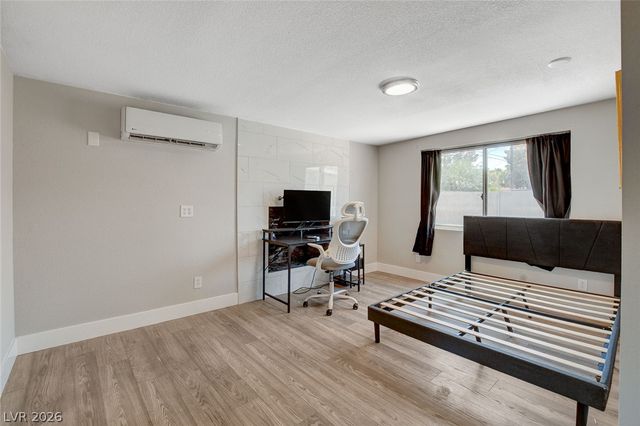 1077 Westminster Avenue, Las Vegas, NV 89119