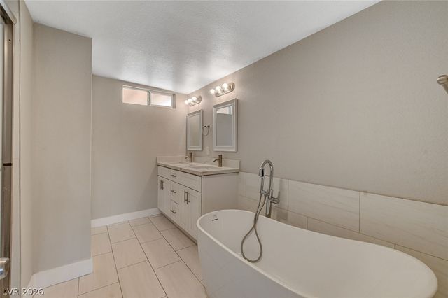 1077 Westminster Avenue, Las Vegas, NV 89119