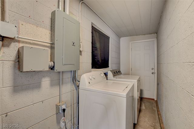 1077 Westminster Avenue, Las Vegas, NV 89119