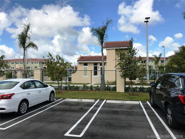 210 NW 109 Ave 215, Miami, FL 33172