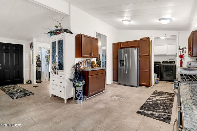 22 Ave De La Couleurs, Sparks, NV 89434