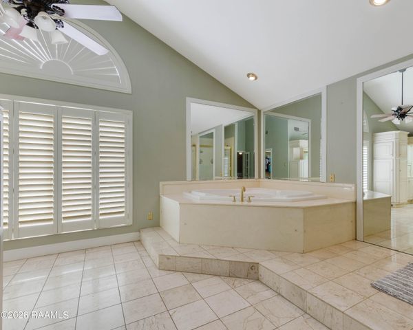703 Evergreen Drive, New Iberia, LA 70563