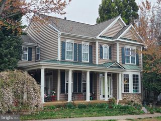 194 BRADDOCK ST, Charles Town, WV 25414