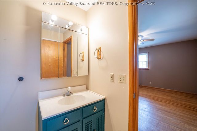 2013 Huber Road, Charleston, WV 25314
