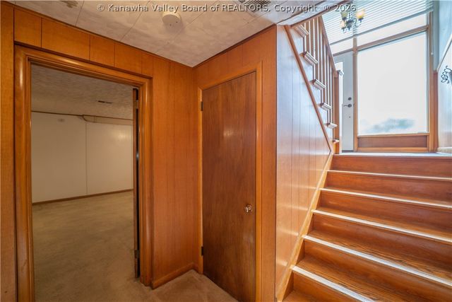 2013 Huber Road, Charleston, WV 25314