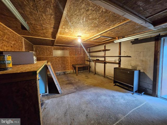 3424 PAPERMILL RD, Winchester, VA 22602