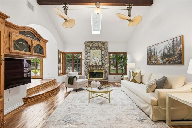 11822 Zelzah, Granada Hills, CA 91344