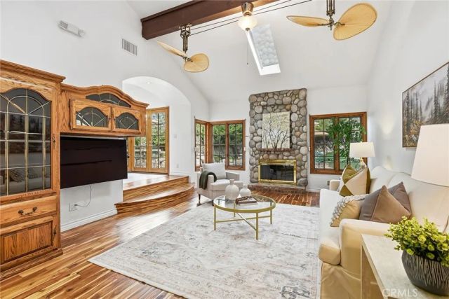 11822 Zelzah, Granada Hills, CA 91344