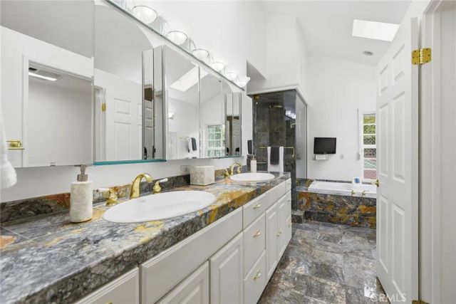 11822 Zelzah, Granada Hills, CA 91344