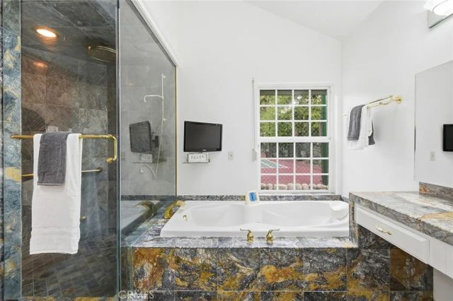 11822 Zelzah, Granada Hills, CA 91344