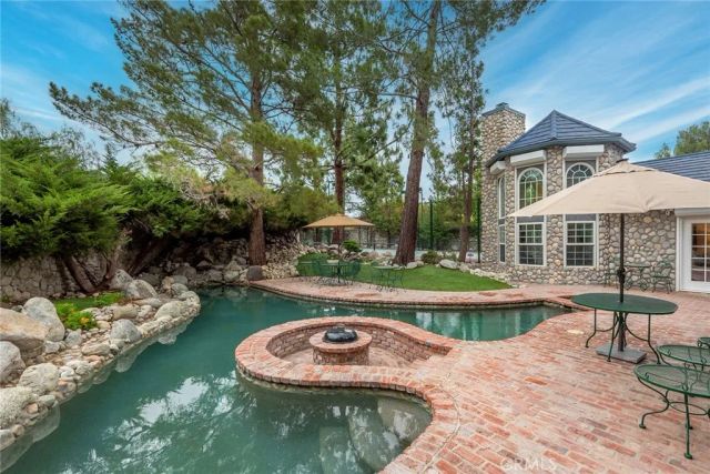 11822 Zelzah, Granada Hills, CA 91344