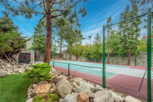 11822 Zelzah, Granada Hills, CA 91344