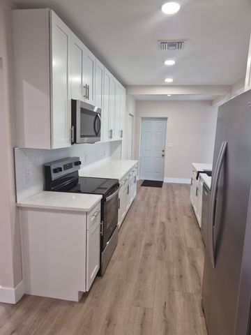 707 Hampton Road, West Palm Beach, FL 33405