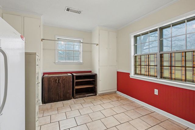 8768 ROCKY POINT RD, Memphis, TN 38018