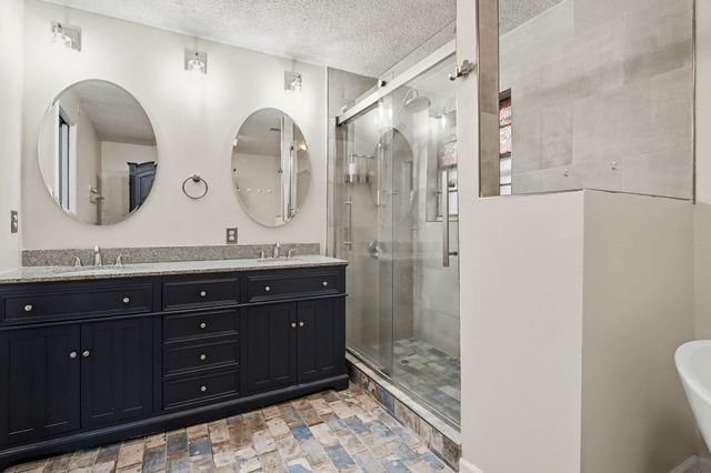 8768 ROCKY POINT RD, Memphis, TN 38018