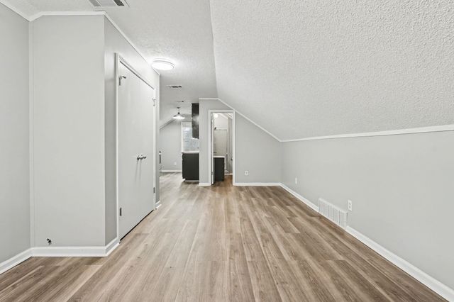 8768 ROCKY POINT RD, Memphis, TN 38018