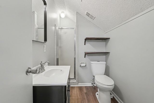 8768 ROCKY POINT RD, Memphis, TN 38018