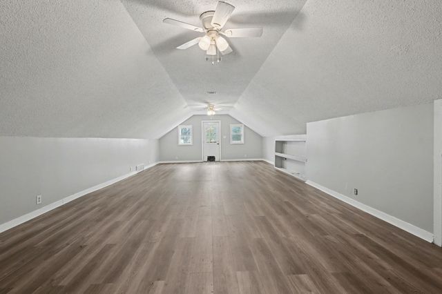 8768 ROCKY POINT RD, Memphis, TN 38018