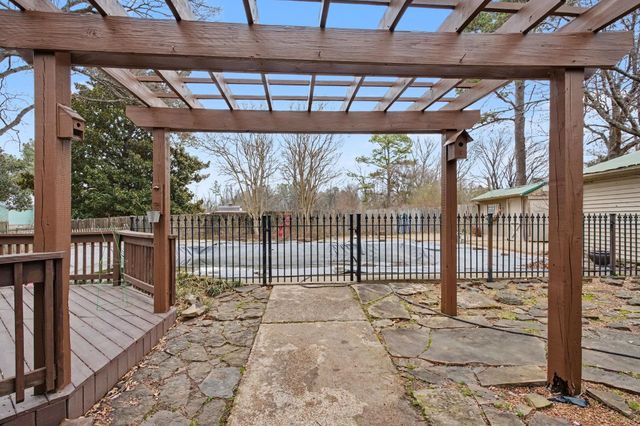 8768 ROCKY POINT RD, Memphis, TN 38018