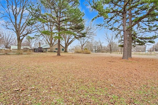 8768 ROCKY POINT RD, Memphis, TN 38018