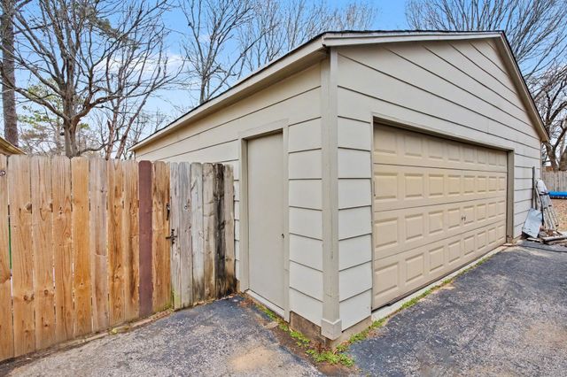 8768 ROCKY POINT RD, Memphis, TN 38018