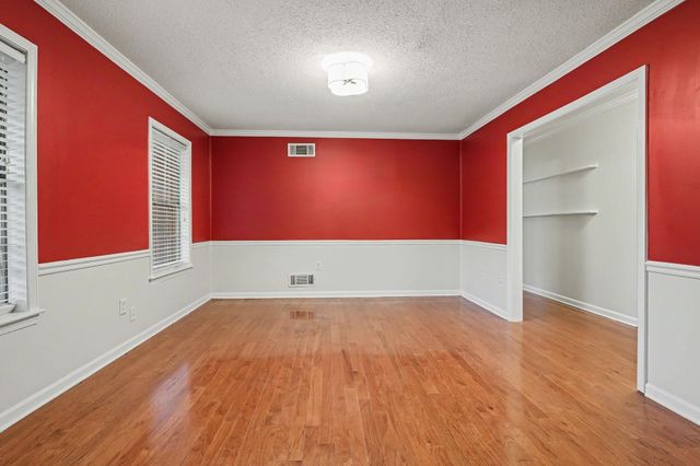 8768 ROCKY POINT RD, Memphis, TN 38018