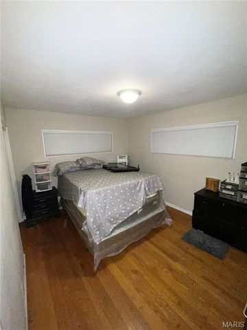 1601 Lakemoor Drive, St Louis, MO 63136