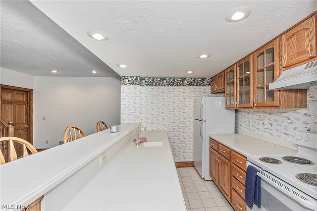 2002 Fox Trace Trail, Cuyahoga Falls, OH 44223