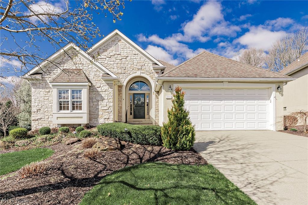 2002 Fox Trace Trail, Cuyahoga Falls, OH 44223