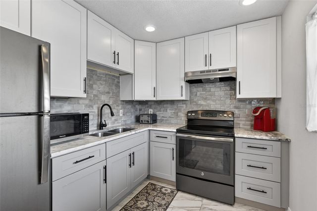 19029 US HIGHWAY 19 N 6-16, Clearwater, FL 33764