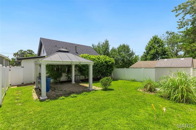 7601 Rannells Avenue, Maplewood, MO 63143
