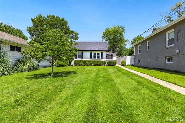 7601 Rannells Avenue, Maplewood, MO 63143