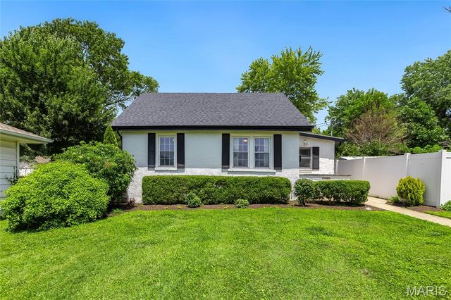 7601 Rannells Avenue, Maplewood, MO 63143