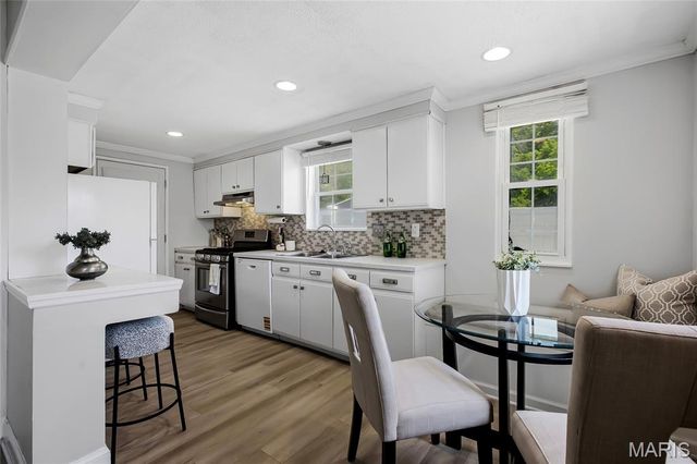 7601 Rannells Avenue, Maplewood, MO 63143