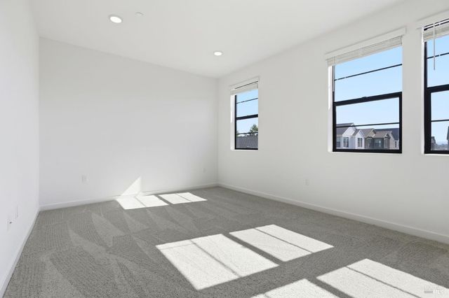 9133 Camino Colegio Rd, Rohnert Park, CA 94928