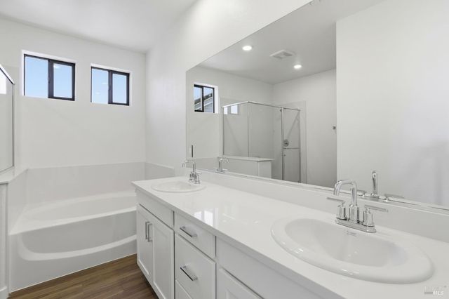 9133 Camino Colegio Rd, Rohnert Park, CA 94928