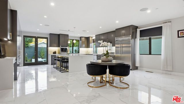 2012 S Curson Avenue, Los Angeles, CA 90016