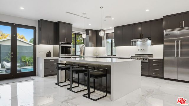 2012 S Curson Avenue, Los Angeles, CA 90016