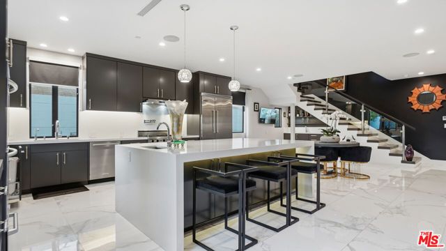 2012 S Curson Avenue, Los Angeles, CA 90016