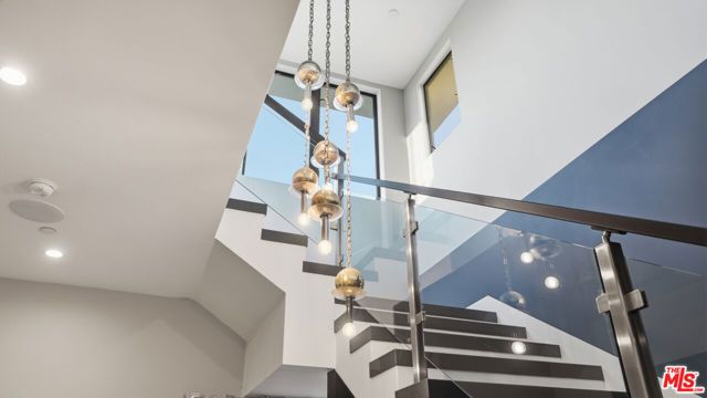 2012 S Curson Avenue, Los Angeles, CA 90016