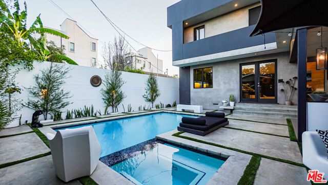 2012 S Curson Avenue, Los Angeles, CA 90016
