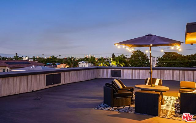 2012 S Curson Avenue, Los Angeles, CA 90016