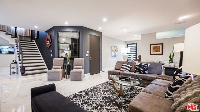 2012 S Curson Avenue, Los Angeles, CA 90016