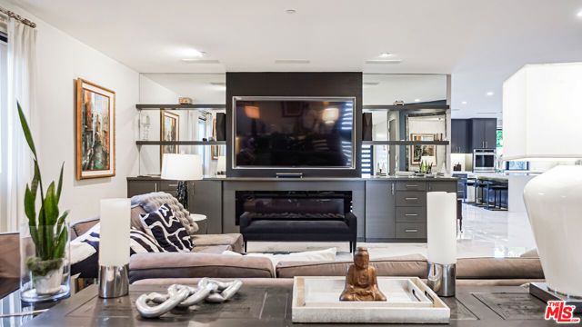 2012 S Curson Avenue, Los Angeles, CA 90016