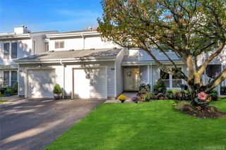 94 Hampton Vista Drive, Manorville, NY 11949