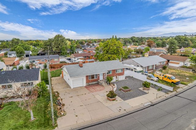 9950 S BARIUM LN, Sandy, UT 84094